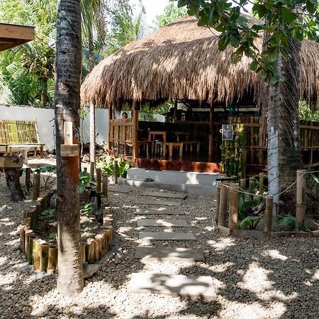 Crazy Bears Hostel Moalboal Exterior foto